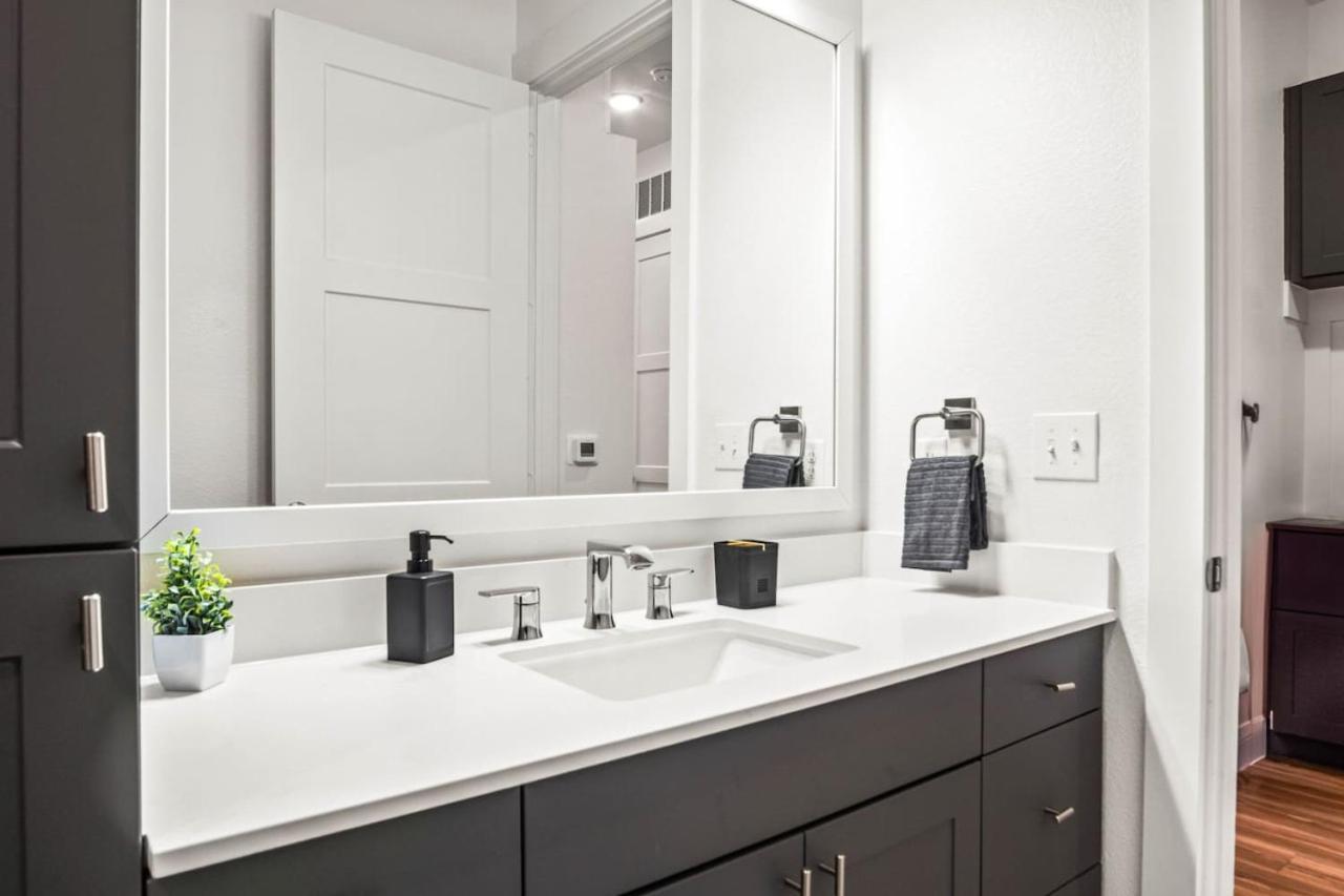 Luxurious New Unit 1Bd1Ba Pool, Golf Sim Leilighet Austin Eksteriør bilde